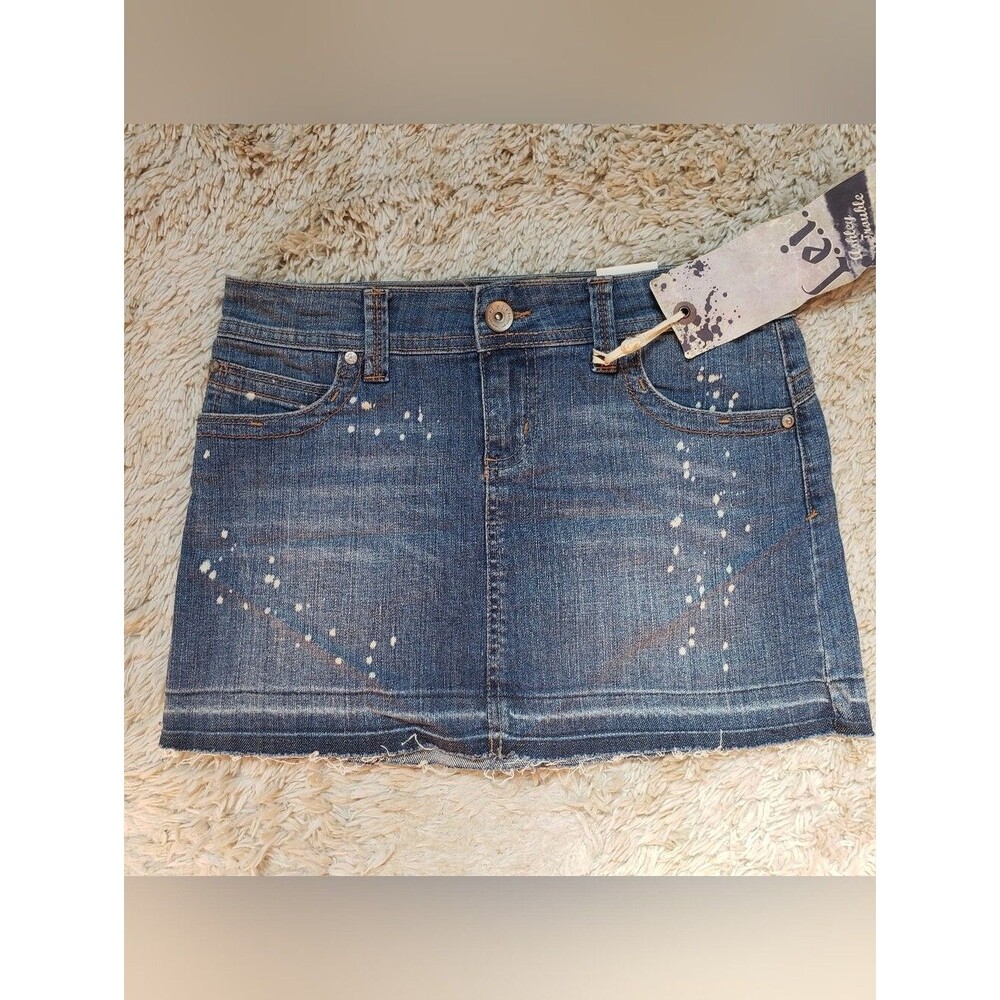 Vintage LEI Huela Mini Jean Skirt 30" Y2K Grunge Low Rise Raw Hem Summer Roberts